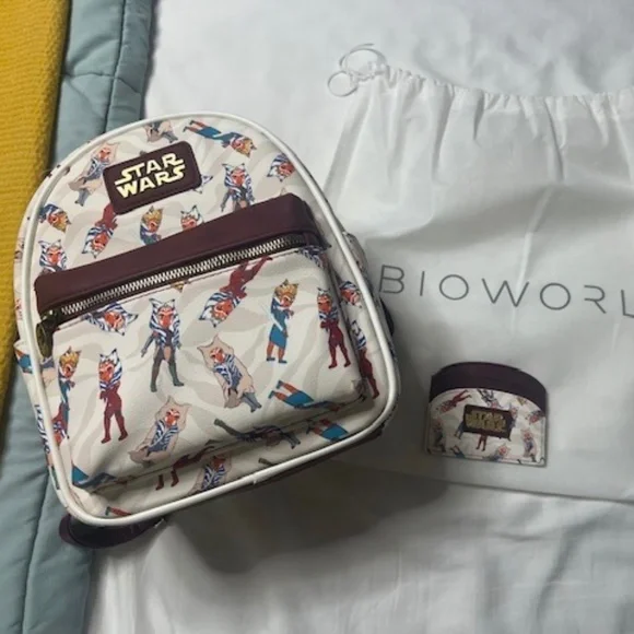 Bioworld Ashoka Mini Backpack & Card wallet - Picture 4 of 10
